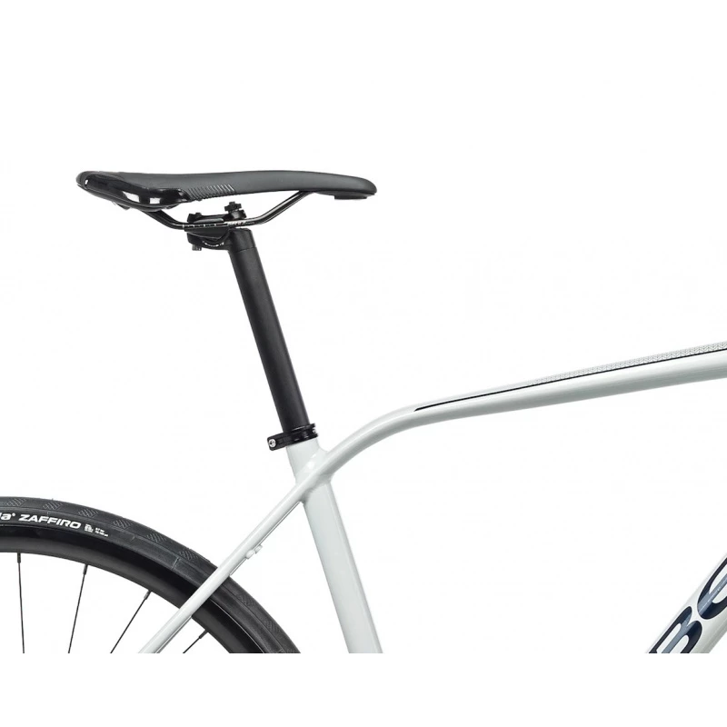 Orbea Avant H30-Disc 2022 4 Orbea Avant H30-Disc 2022 – Image 2